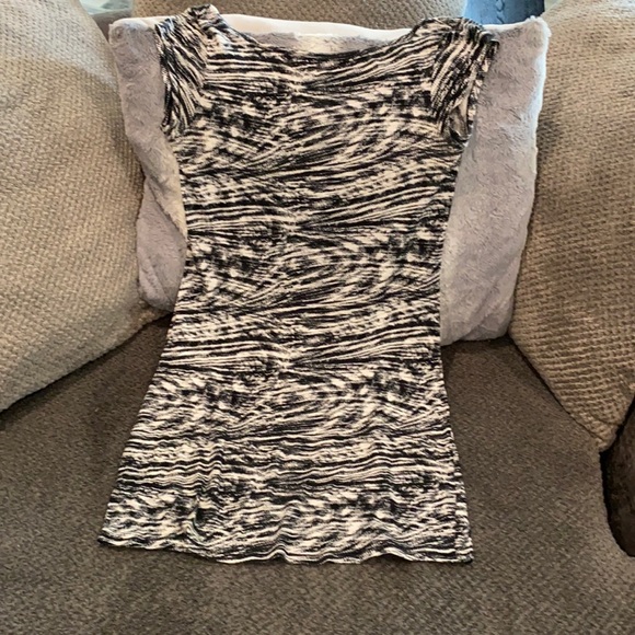 Tee Shop Dresses & Skirts - Medium Stretchy Knee Length Dress